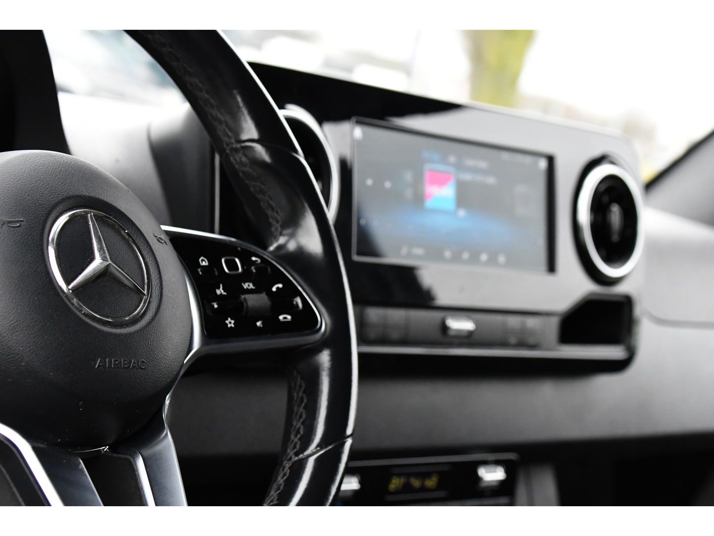 Mercedes-Benz Sprinter 317 1.9 CDI L2H2 RWD PB Edition Camera, Carplay, LED, Leder, Carplay, 170pk, 10,5'' Mbux, 3500kg, Trekhaak, Stoelverwarming, Automaat, Sensoren, Uniek!