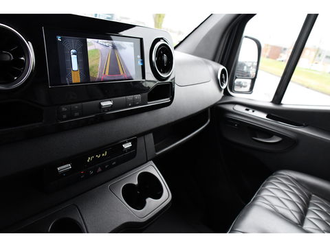 Mercedes-Benz Sprinter 317 1.9 CDI L2H2 RWD PB Edition Camera, Carplay, LED, Leder, Carplay, 170pk, 10,5'' Mbux, 3500kg, Trekhaak, Stoelverwarming, Automaat, Sensoren, Uniek!
