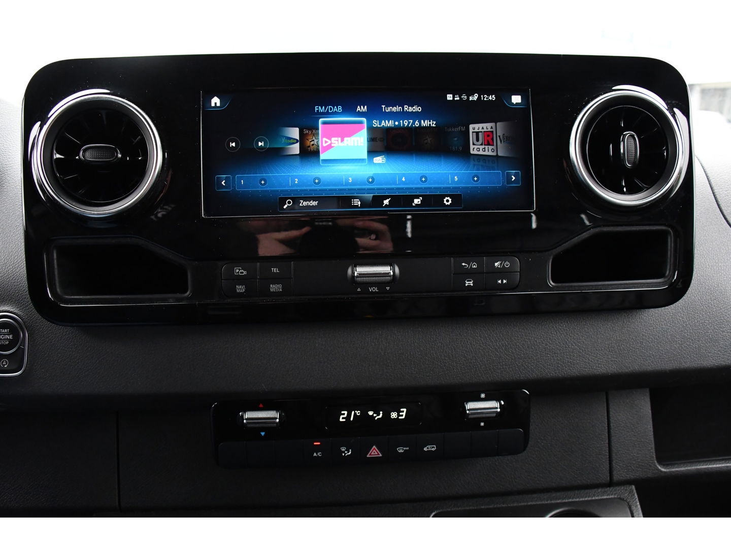 Mercedes-Benz Sprinter 317 1.9 CDI L2H2 RWD PB Edition Camera, Carplay, LED, Leder, Carplay, 170pk, 10,5'' Mbux, 3500kg, Trekhaak, Stoelverwarming, Automaat, Sensoren, Uniek!