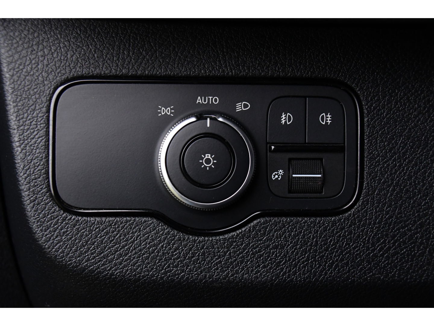 Mercedes-Benz Sprinter 317 1.9 CDI L2H2 RWD PB Edition Camera, Carplay, LED, Leder, Carplay, 170pk, 10,5'' Mbux, 3500kg, Trekhaak, Stoelverwarming, Automaat, Sensoren, Uniek!