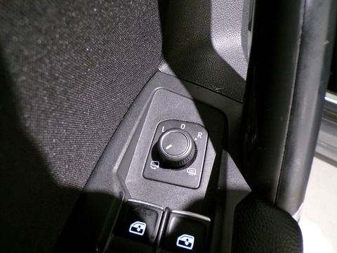 Volkswagen Tiguan 2.0 TSI DSG 4Motion Highline R-Line "Automaat" Pano Trekhaak Virtual Carplay Head-up Adaptive-cruise Blind-spot