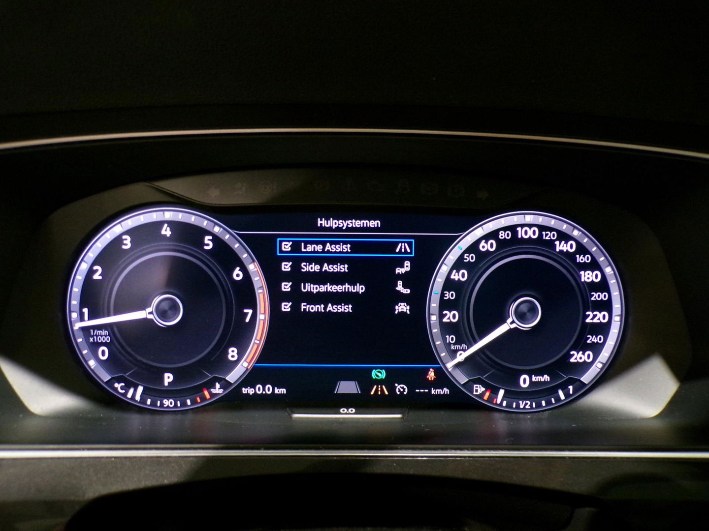 Volkswagen Tiguan 2.0 TSI DSG 4Motion Highline R-Line "Automaat" Pano Trekhaak Virtual Carplay Head-up Adaptive-cruise Blind-spot