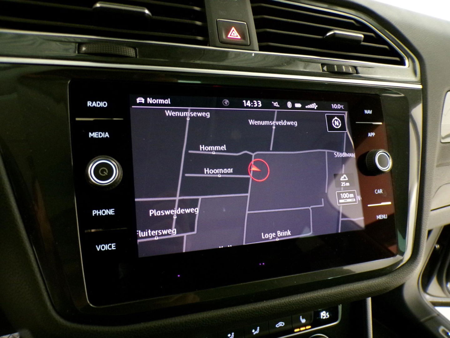 Volkswagen Tiguan 2.0 TSI DSG 4Motion Highline R-Line "Automaat" Pano Trekhaak Virtual Carplay Head-up Adaptive-cruise Blind-spot