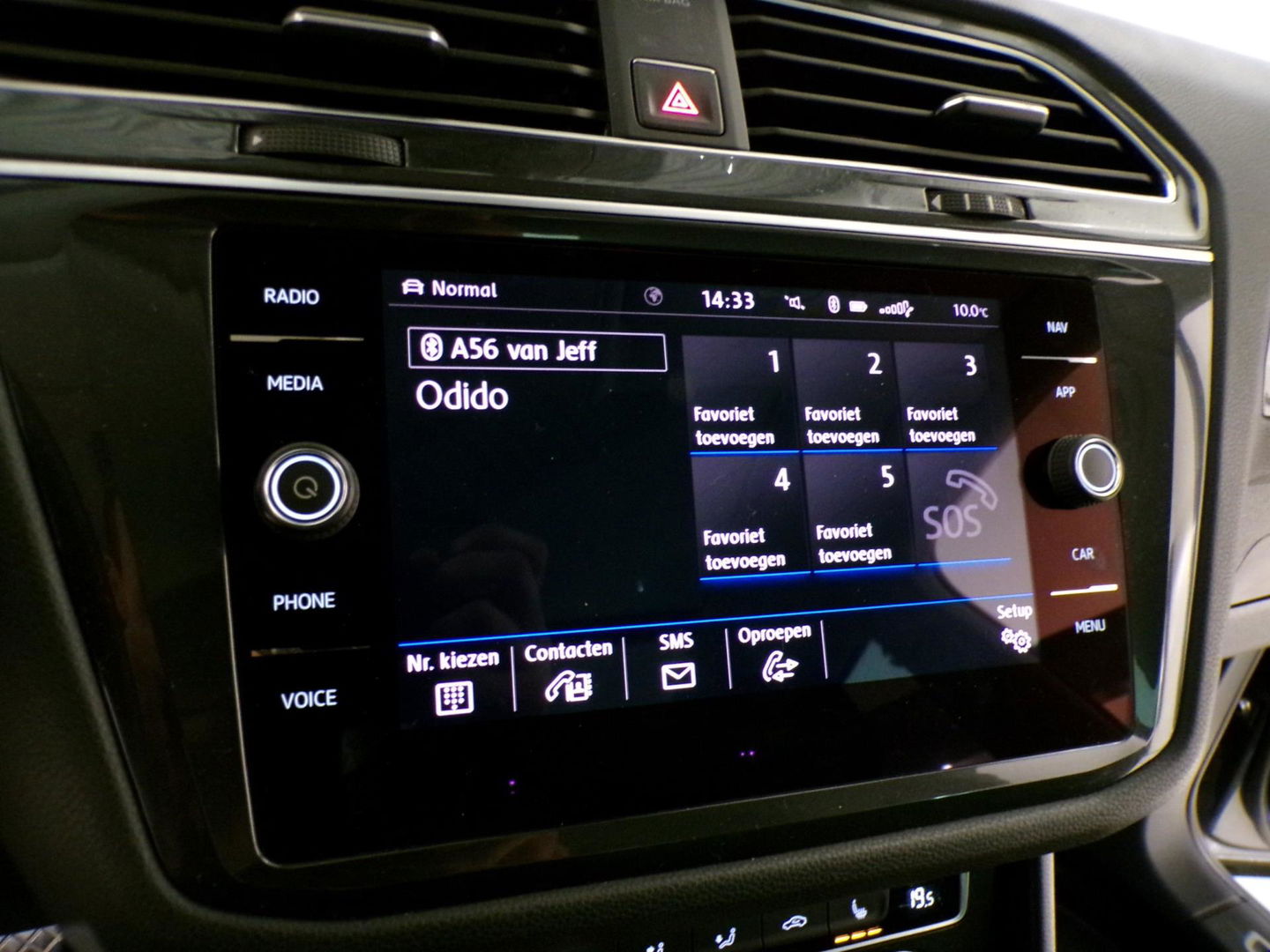 Volkswagen Tiguan 2.0 TSI DSG 4Motion Highline R-Line "Automaat" Pano Trekhaak Virtual Carplay Head-up Adaptive-cruise Blind-spot