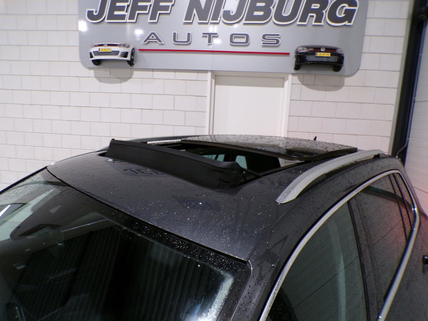 Volkswagen Tiguan 2.0 TSI DSG 4Motion Highline R-Line "Automaat" Pano Trekhaak Virtual Carplay Head-up Adaptive-cruise Blind-spot