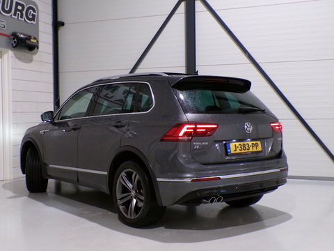 Volkswagen Tiguan 2.0 TSI DSG 4Motion Highline R-Line "Automaat" Pano Trekhaak Virtual Carplay Head-up Adaptive-cruise Blind-spot