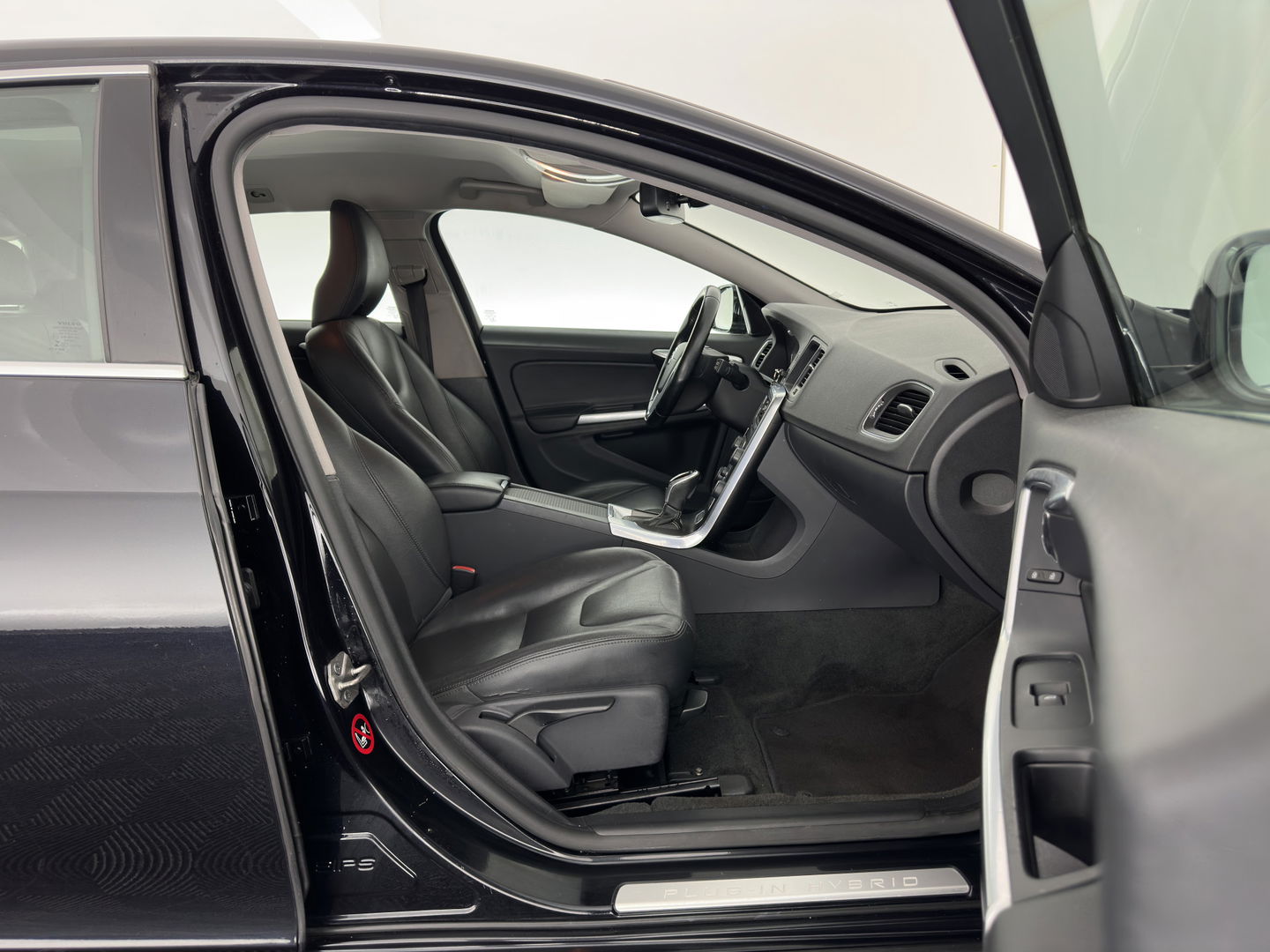 Volvo V60 2.4 D6 AWD Plug-In Hybrid Summum ( Plug-In ) Aut. * LUXURY-LEATHER | PREMIUM-SOUND-AUDIO | NAVI-FULLMAP | BI-XENON |  MEMORY-PACK | CRUISE | HEATED-SPORTSEATS | TOWBAR | 17"ALU*