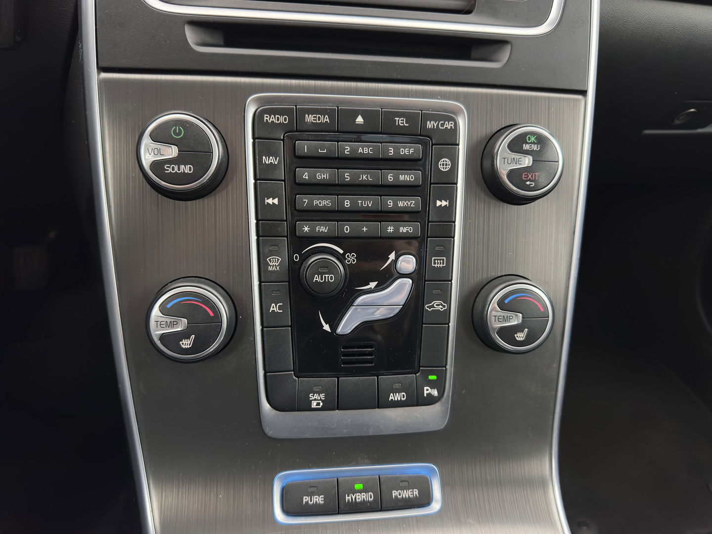 Volvo V60 2.4 D6 AWD Plug-In Hybrid Summum ( Plug-In ) Aut. * LUXURY-LEATHER | PREMIUM-SOUND-AUDIO | NAVI-FULLMAP | BI-XENON |  MEMORY-PACK | CRUISE | HEATED-SPORTSEATS | TOWBAR | 17"ALU*