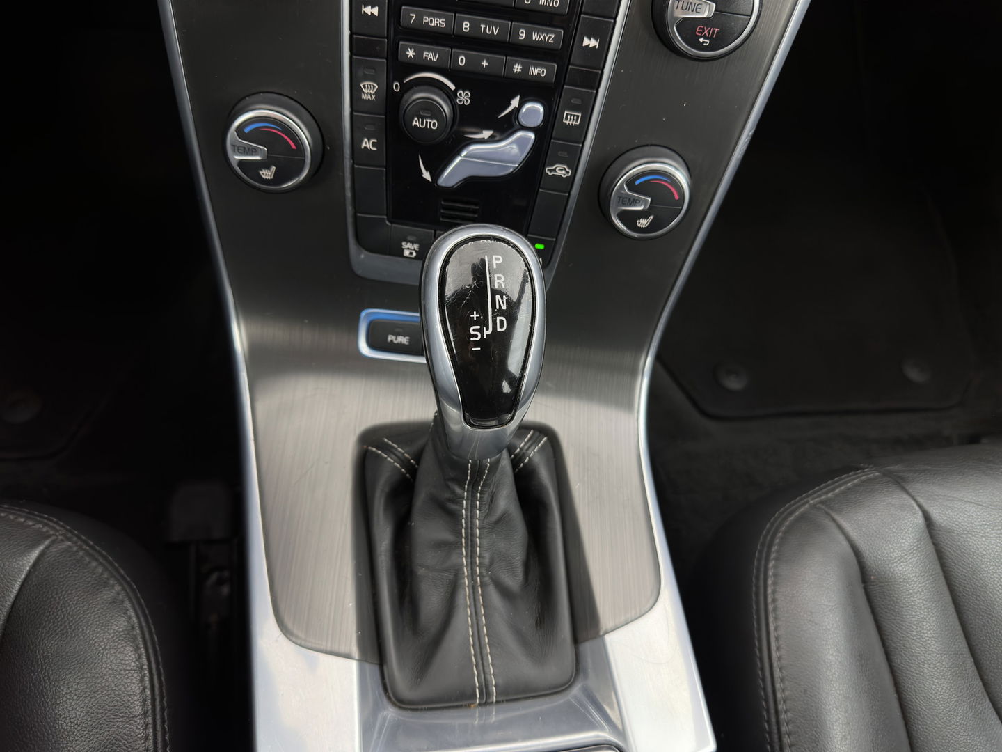 Volvo V60 2.4 D6 AWD Plug-In Hybrid Summum ( Plug-In ) Aut. * LUXURY-LEATHER | PREMIUM-SOUND-AUDIO | NAVI-FULLMAP | BI-XENON |  MEMORY-PACK | CRUISE | HEATED-SPORTSEATS | TOWBAR | 17"ALU*