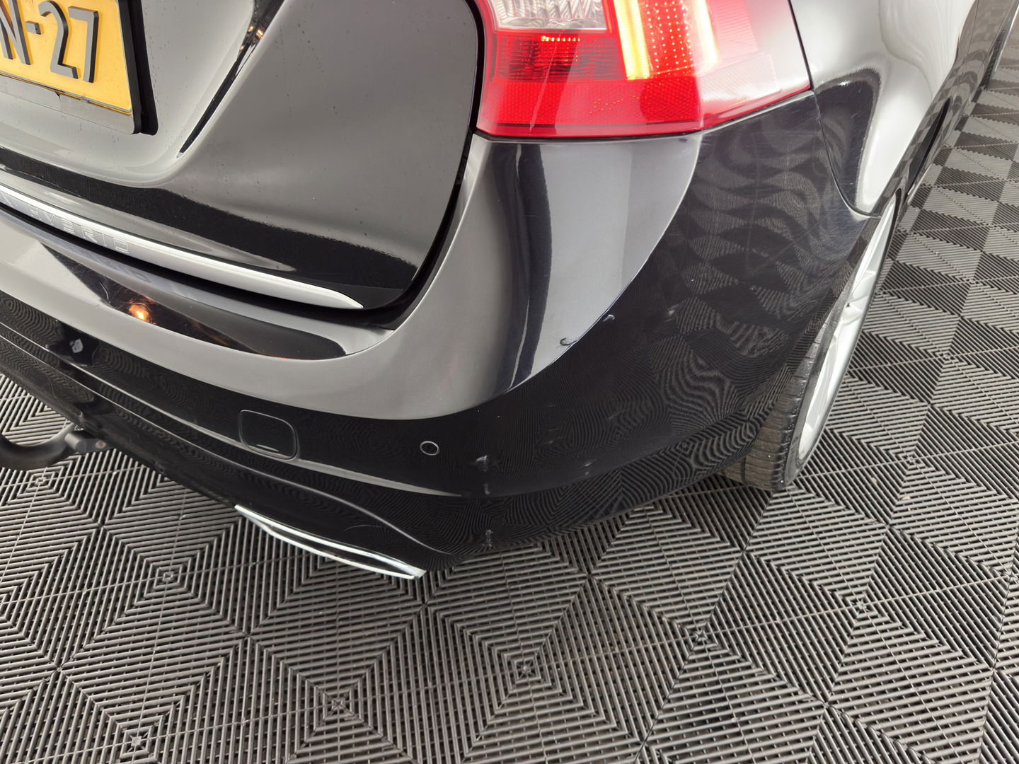 Volvo V60 2.4 D6 AWD Plug-In Hybrid Summum ( Plug-In ) Aut. * LUXURY-LEATHER | PREMIUM-SOUND-AUDIO | NAVI-FULLMAP | BI-XENON |  MEMORY-PACK | CRUISE | HEATED-SPORTSEATS | TOWBAR | 17"ALU*