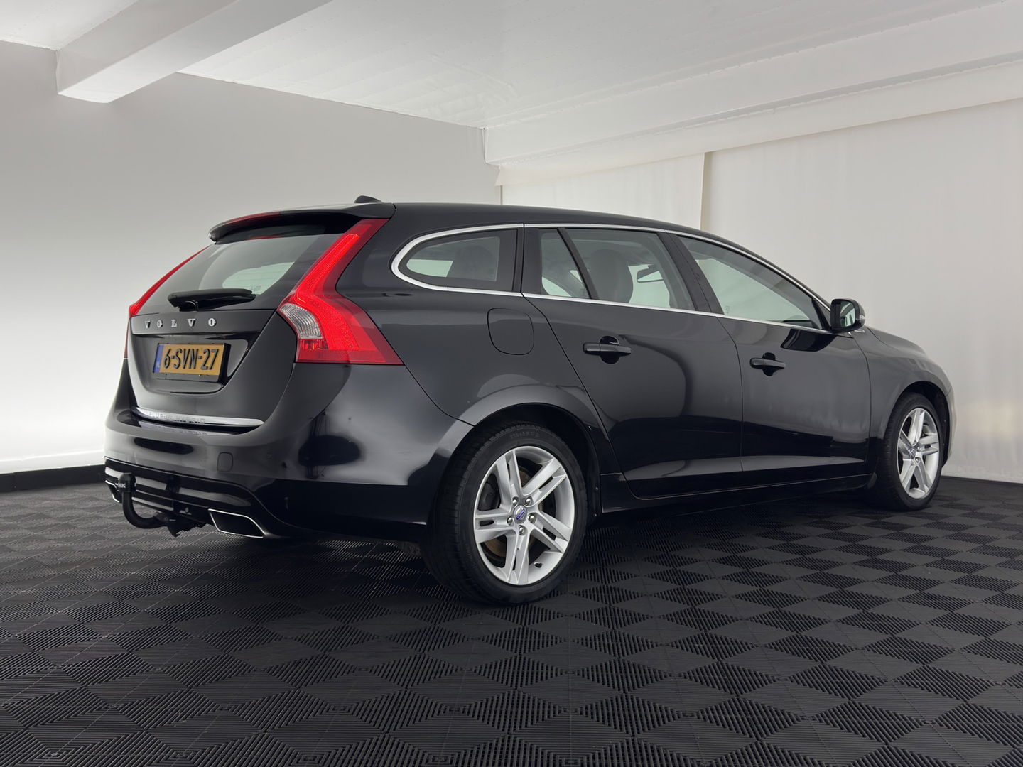 Volvo V60 2.4 D6 AWD Plug-In Hybrid Summum ( Plug-In ) Aut. * LUXURY-LEATHER | PREMIUM-SOUND-AUDIO | NAVI-FULLMAP | BI-XENON |  MEMORY-PACK | CRUISE | HEATED-SPORTSEATS | TOWBAR | 17"ALU*