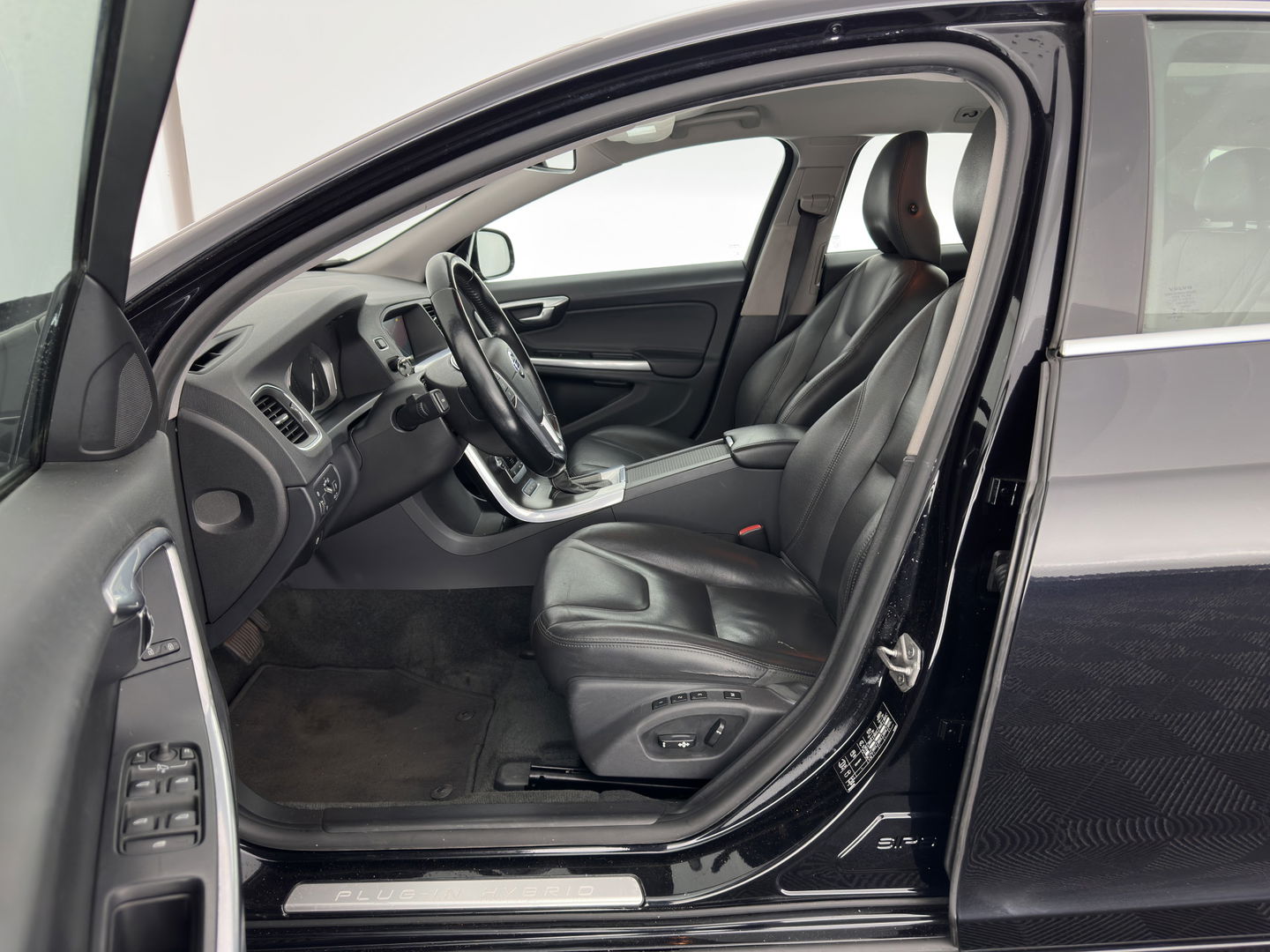 Volvo V60 2.4 D6 AWD Plug-In Hybrid Summum ( Plug-In ) Aut. * LUXURY-LEATHER | PREMIUM-SOUND-AUDIO | NAVI-FULLMAP | BI-XENON |  MEMORY-PACK | CRUISE | HEATED-SPORTSEATS | TOWBAR | 17"ALU*