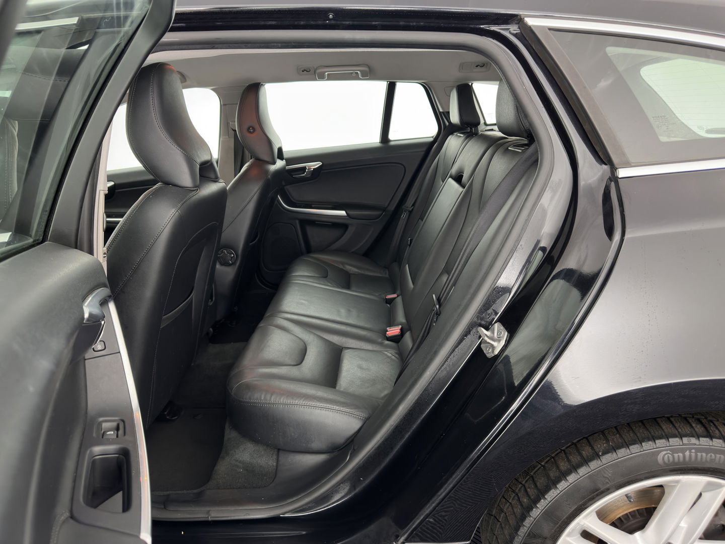 Volvo V60 2.4 D6 AWD Plug-In Hybrid Summum ( Plug-In ) Aut. * LUXURY-LEATHER | PREMIUM-SOUND-AUDIO | NAVI-FULLMAP | BI-XENON |  MEMORY-PACK | CRUISE | HEATED-SPORTSEATS | TOWBAR | 17"ALU*