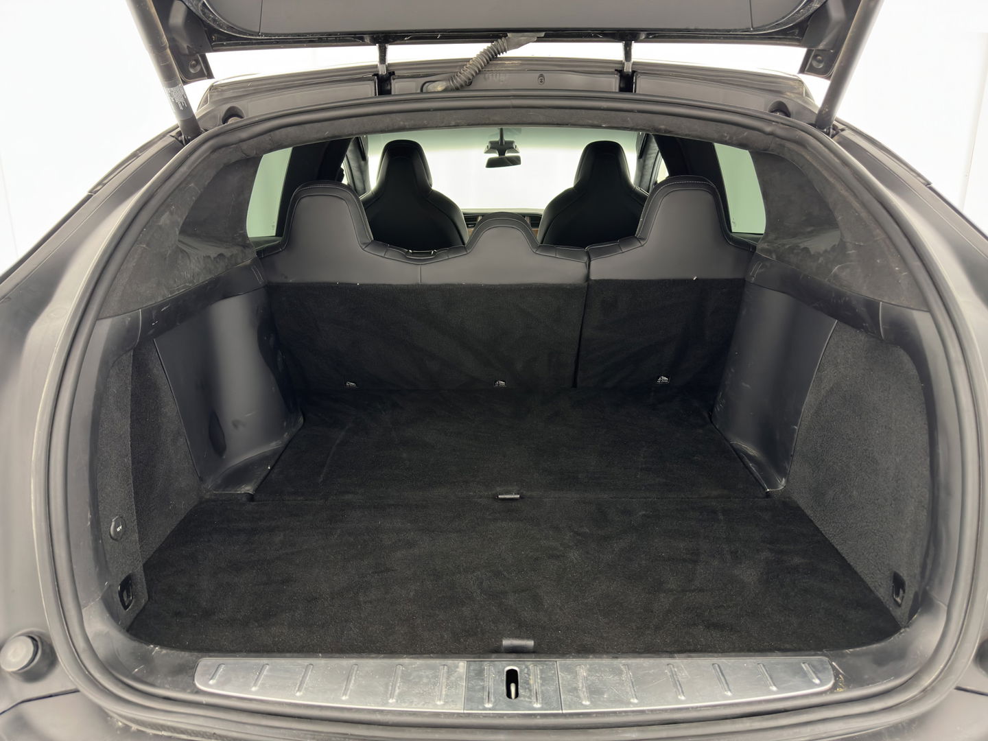 Tesla Model X 100D Black-Line AWD [ 3-Fase ] { SOH-86% } Aut. *PANO-WINDOW | AUTO-PILOT | VEGAN-LEATHER | NAVI-FULLMAP | FULL-LED | AIR-SUSPENSION | DIGI-COCKPIT | KEYLESS | DAB+ | HEATED-SPORTSEATS | PRIVACY-GLASS | TOPVIEW | TOWBAR | 22"ALU*