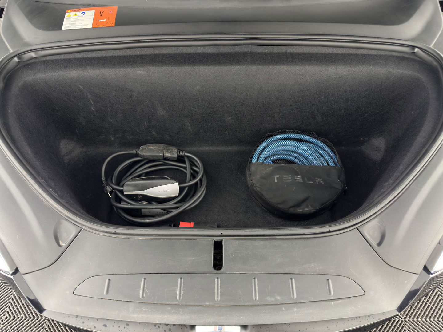 Tesla Model X 100D Black-Line AWD [ 3-Fase ] { SOH-86% } Aut. *PANO-WINDOW | AUTO-PILOT | VEGAN-LEATHER | NAVI-FULLMAP | FULL-LED | AIR-SUSPENSION | DIGI-COCKPIT | KEYLESS | DAB+ | HEATED-SPORTSEATS | PRIVACY-GLASS | TOPVIEW | TOWBAR | 22"ALU*