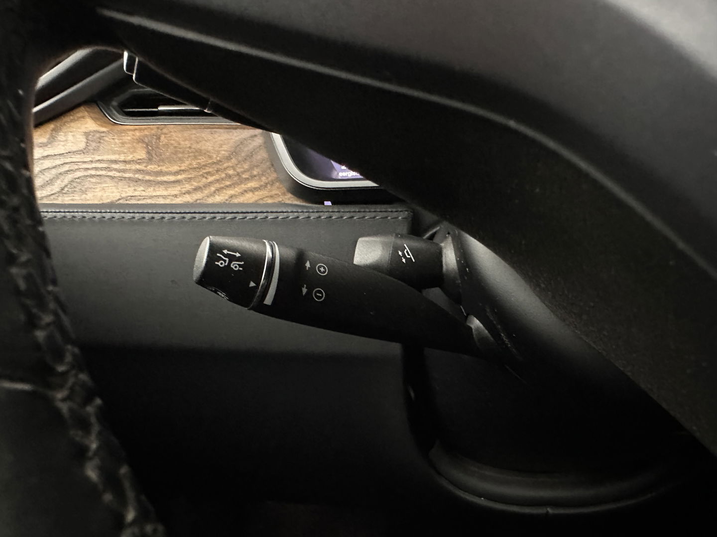 Tesla Model X 100D Black-Line AWD [ 3-Fase ] { SOH-86% } Aut. *PANO-WINDOW | AUTO-PILOT | VEGAN-LEATHER | NAVI-FULLMAP | FULL-LED | AIR-SUSPENSION | DIGI-COCKPIT | KEYLESS | DAB+ | HEATED-SPORTSEATS | PRIVACY-GLASS | TOPVIEW | TOWBAR | 22"ALU*