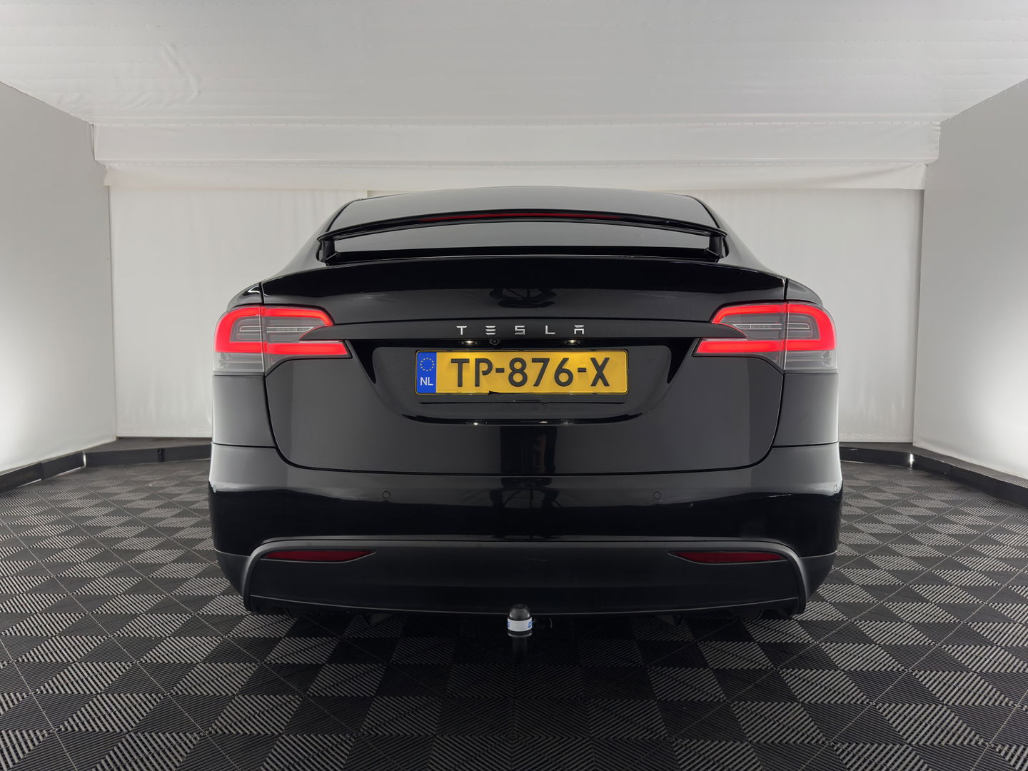 Tesla Model X 100D Black-Line AWD [ 3-Fase ] { SOH-86% } Aut. *PANO-WINDOW | AUTO-PILOT | VEGAN-LEATHER | NAVI-FULLMAP | FULL-LED | AIR-SUSPENSION | DIGI-COCKPIT | KEYLESS | DAB+ | HEATED-SPORTSEATS | PRIVACY-GLASS | TOPVIEW | TOWBAR | 22"ALU*