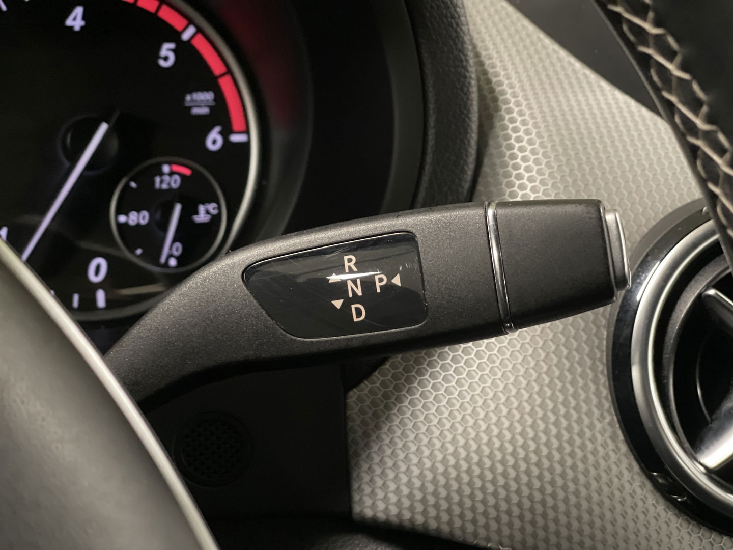 Mercedes-Benz B-Klasse 200 CDI Ambition | Automaat | Airconditioning | Parkeersensoren | Navigatie | Bluetooth | 17'' Lichtmetaal |