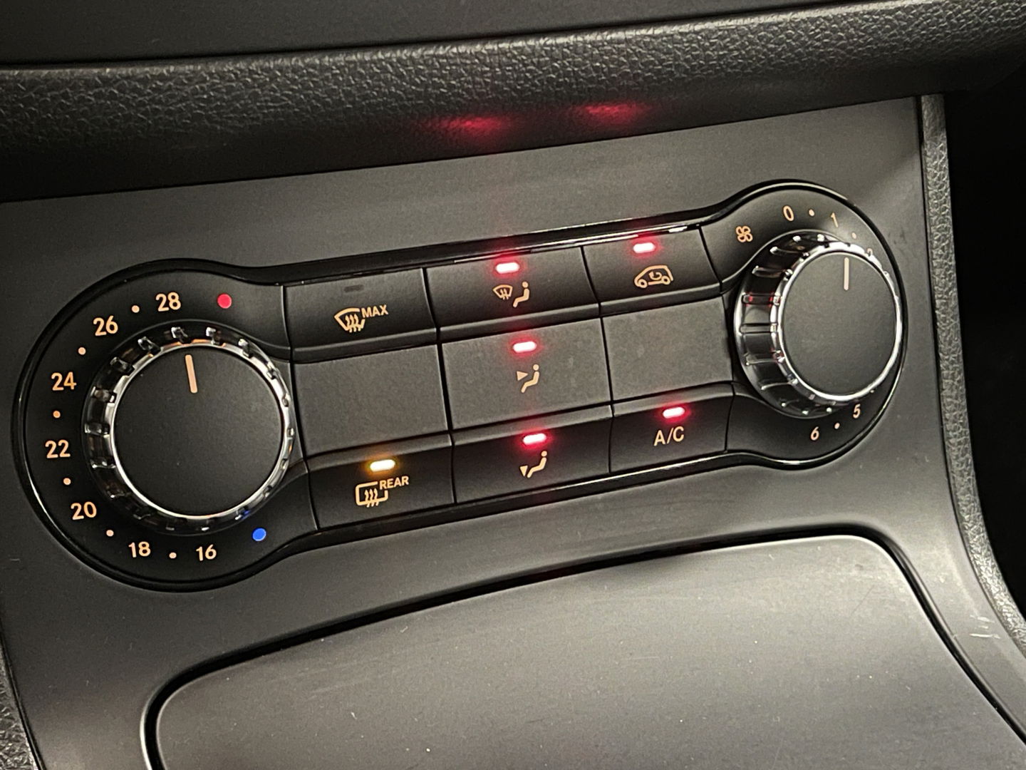 Mercedes-Benz B-Klasse 200 CDI Ambition | Automaat | Airconditioning | Parkeersensoren | Navigatie | Bluetooth | 17'' Lichtmetaal |