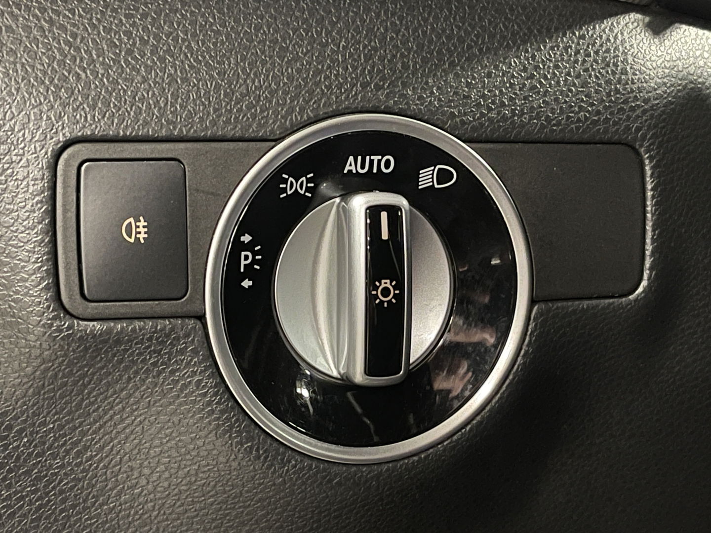 Mercedes-Benz B-Klasse 200 CDI Ambition | Automaat | Airconditioning | Parkeersensoren | Navigatie | Bluetooth | 17'' Lichtmetaal |