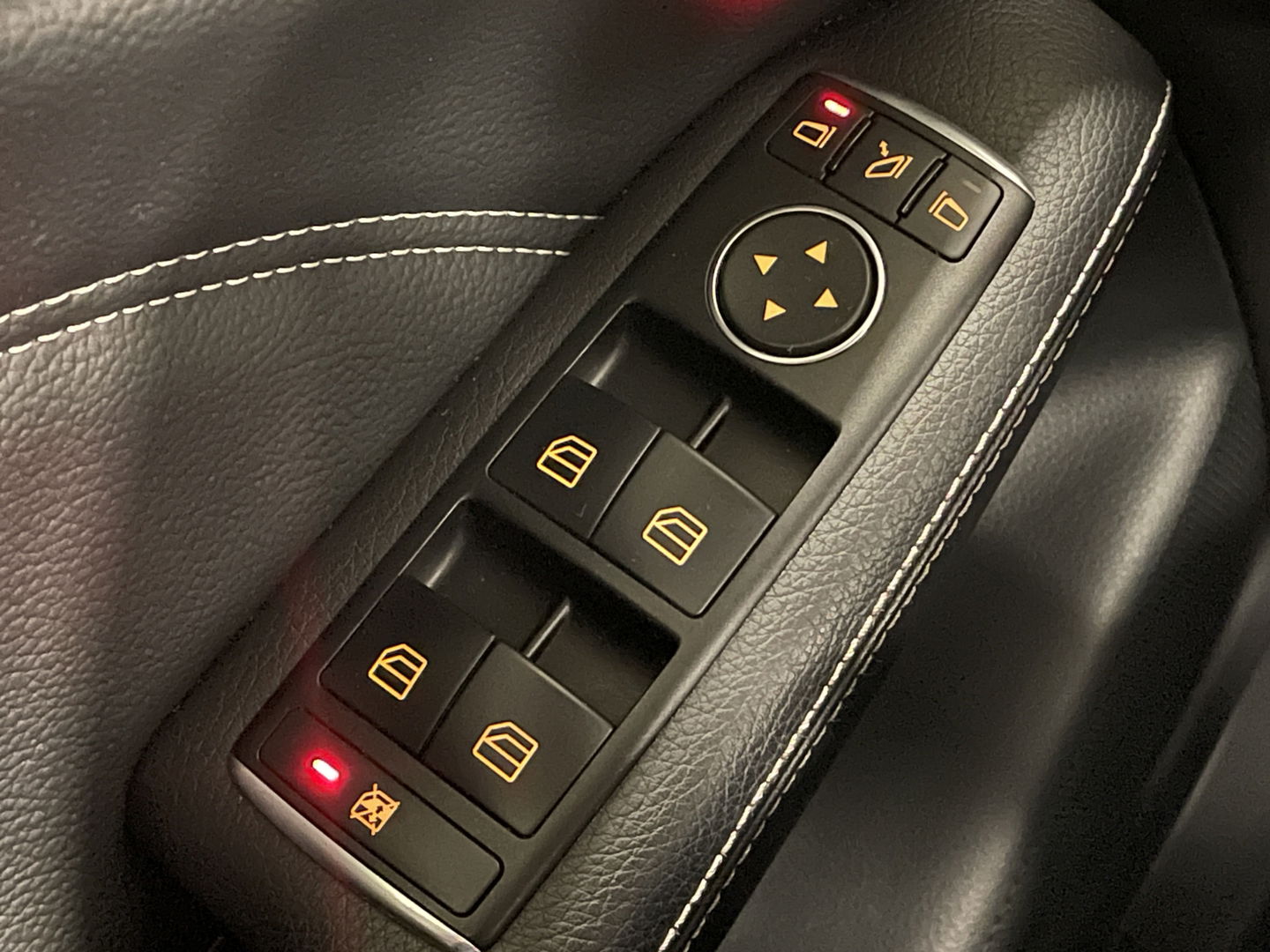 Mercedes-Benz B-Klasse 200 CDI Ambition | Automaat | Airconditioning | Parkeersensoren | Navigatie | Bluetooth | 17'' Lichtmetaal |