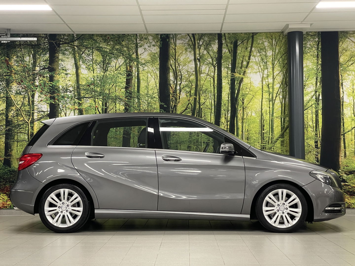 Mercedes-Benz B-Klasse 200 CDI Ambition | Automaat | Airconditioning | Parkeersensoren | Navigatie | Bluetooth | 17'' Lichtmetaal |