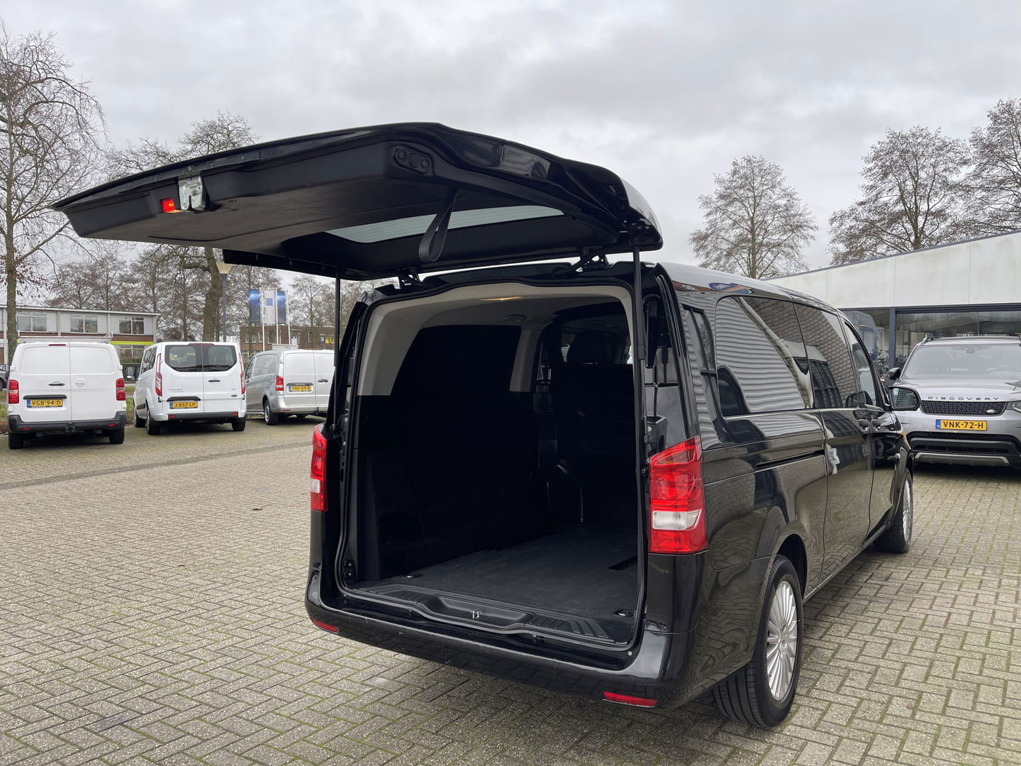 Mercedes-Benz Vito 114 CDI automaat Extra Lang L3 DC 6 persoons Tourer / vaste prijs rijklaar € 27.950 marge / lease vanaf € 456 / airco / cruise / navigatie / camera / dubbele schuifdeur !