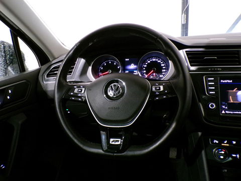 Volkswagen Tiguan 1.4 TSI ACT 150PK R-Line Connected Series "Origineel NL!" Pano Full-LED Apple-carplay Stoelverwarming Massage