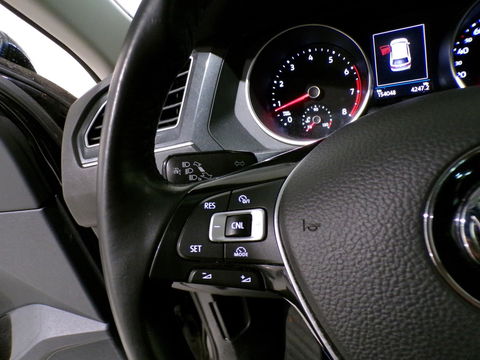 Volkswagen Tiguan 1.4 TSI ACT 150PK R-Line Connected Series "Origineel NL!" Pano Full-LED Apple-carplay Stoelverwarming Massage