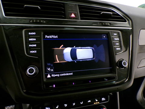 Volkswagen Tiguan 1.4 TSI ACT 150PK R-Line Connected Series "Origineel NL!" Pano Full-LED Apple-carplay Stoelverwarming Massage