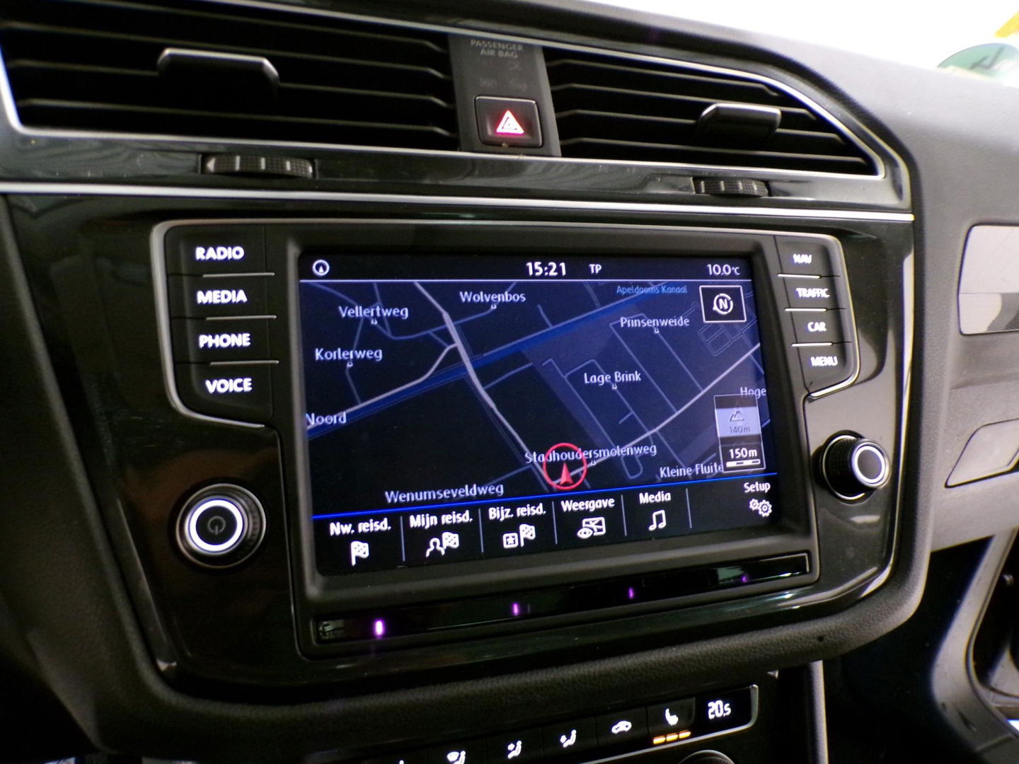 Volkswagen Tiguan 1.4 TSI ACT 150PK R-Line Connected Series "Origineel NL!" Pano Full-LED Apple-carplay Stoelverwarming Massage