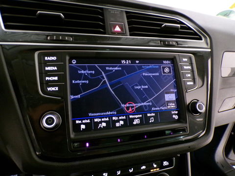 Volkswagen Tiguan 1.4 TSI ACT 150PK R-Line Connected Series "Origineel NL!" Pano Full-LED Apple-carplay Stoelverwarming Massage