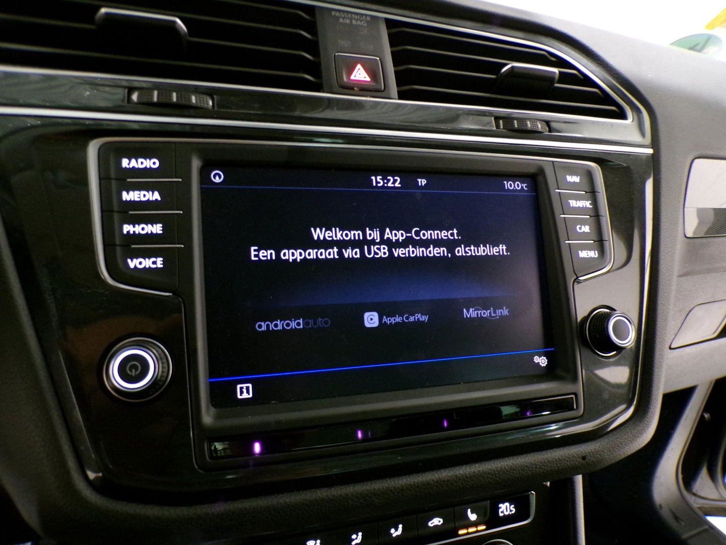 Volkswagen Tiguan 1.4 TSI ACT 150PK R-Line Connected Series "Origineel NL!" Pano Full-LED Apple-carplay Stoelverwarming Massage