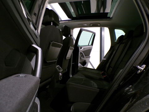 Volkswagen Tiguan 1.4 TSI ACT 150PK R-Line Connected Series "Origineel NL!" Pano Full-LED Apple-carplay Stoelverwarming Massage