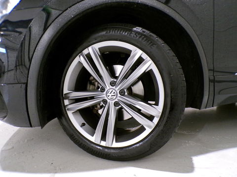 Volkswagen Tiguan 1.4 TSI ACT 150PK R-Line Connected Series "Origineel NL!" Pano Full-LED Apple-carplay Stoelverwarming Massage