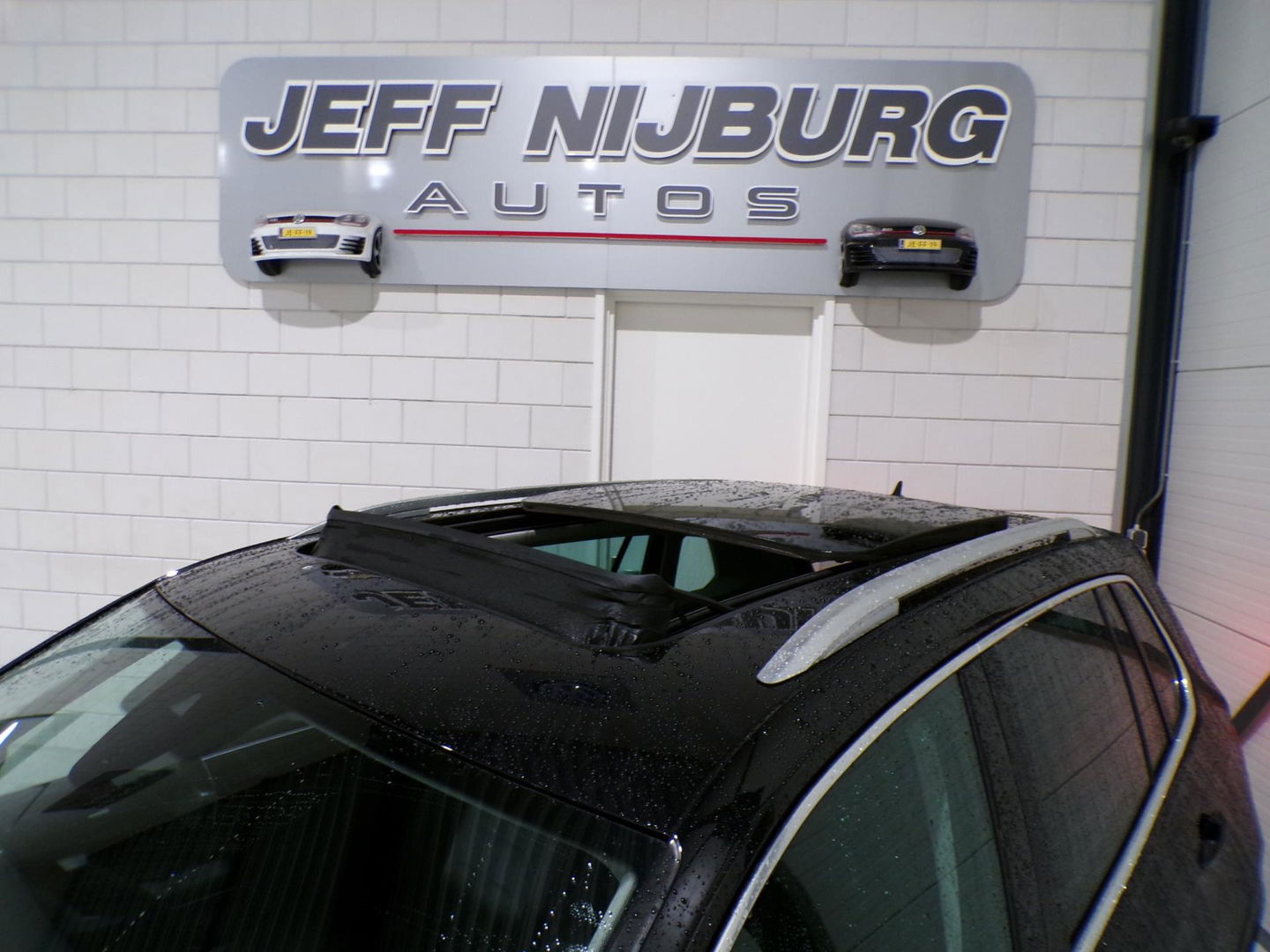 Volkswagen Tiguan 1.4 TSI ACT 150PK R-Line Connected Series "Origineel NL!" Pano Full-LED Apple-carplay Stoelverwarming Massage