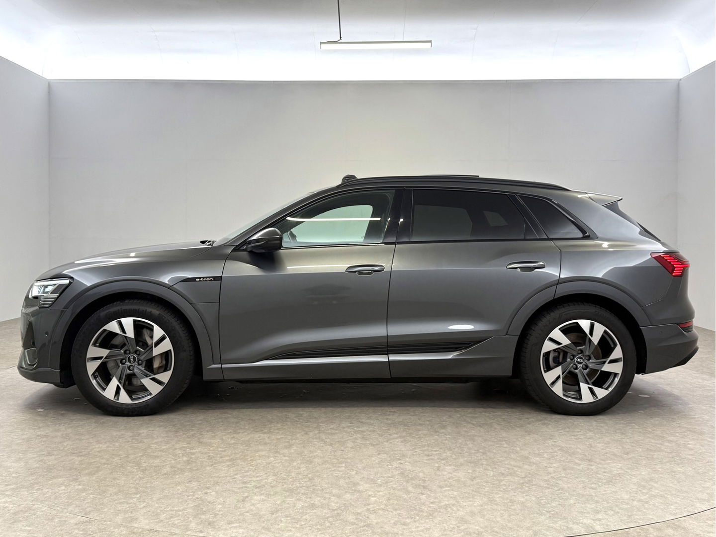 Audi e-tron 55 Quattro S-line 408PK 95 kWh | SOH 86% | Snelladen | Pano | Memory | Sfeer | 360° | Trekh. | Virtual | Carplay | NAP