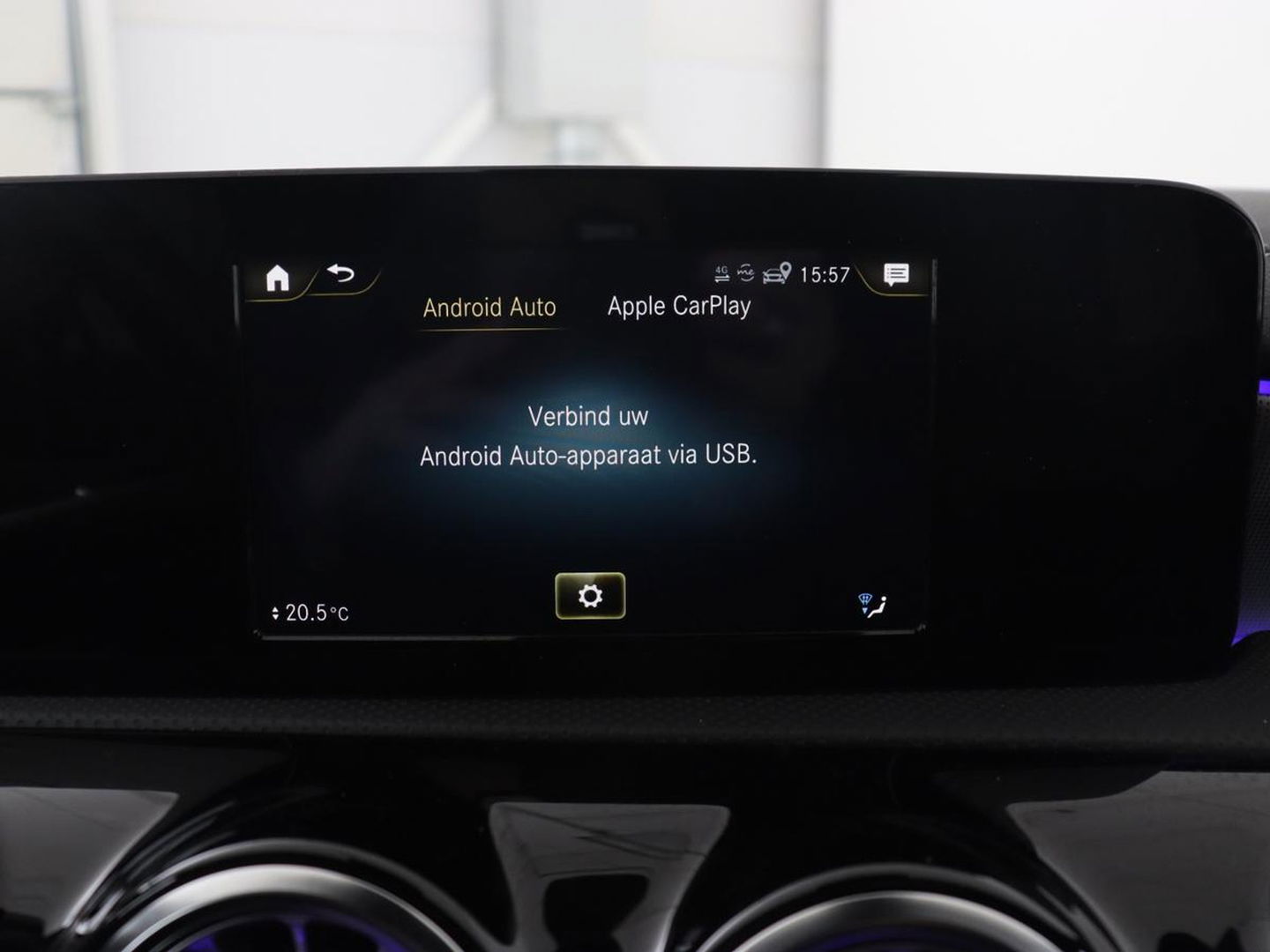 Mercedes-Benz CLA-Klasse 250e AMG Line | Stoelverwarming | Carplay | Trekhaak | Leder/Alcantara | Navigatie | Full LED | Park Assist | Sfeerverlichting | Climate control | Cruise control | PHEV | Plug In