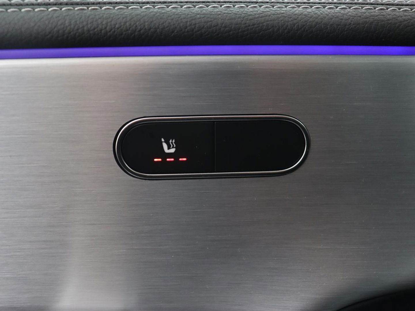 Mercedes-Benz CLA-Klasse 250e AMG Line | Stoelverwarming | Carplay | Trekhaak | Leder/Alcantara | Navigatie | Full LED | Park Assist | Sfeerverlichting | Climate control | Cruise control | PHEV | Plug In