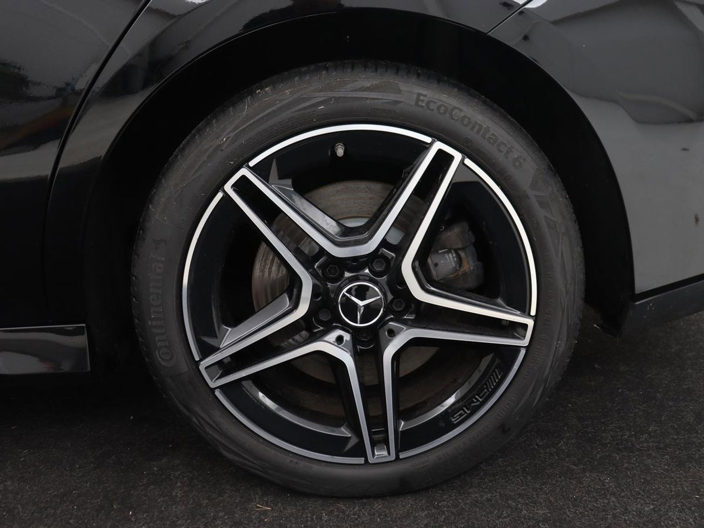 Mercedes-Benz CLA-Klasse 250e AMG Line | Stoelverwarming | Carplay | Trekhaak | Leder/Alcantara | Navigatie | Full LED | Park Assist | Sfeerverlichting | Climate control | Cruise control | PHEV | Plug In