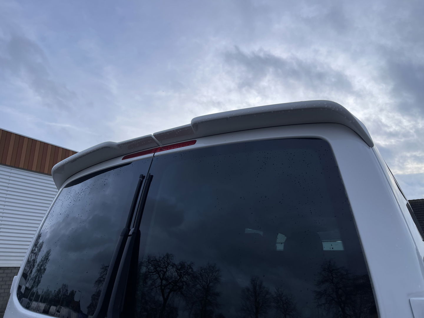 Volkswagen Transporter 2.0 TDI 150pk automaat L2H1 DC 5 persoons Highline / vaste prijs rijklaar € 34.950 ex btw / lease vanaf € 570 / lederen bekleding / adaptive cruise / airco / navigatie / euro 6 / bpm vrij !