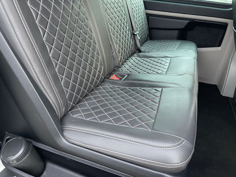 Volkswagen Transporter 2.0 TDI 150pk automaat L2H1 DC 5 persoons Highline / vaste prijs rijklaar € 34.950 ex btw / lease vanaf € 570 / lederen bekleding / adaptive cruise / airco / navigatie / euro 6 / bpm vrij !