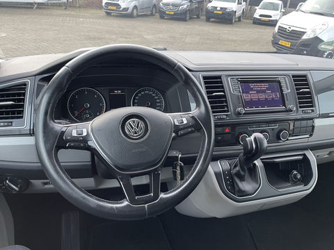 Volkswagen Transporter 2.0 TDI 150pk automaat L2H1 DC 5 persoons Highline / vaste prijs rijklaar € 34.950 ex btw / lease vanaf € 570 / lederen bekleding / adaptive cruise / airco / navigatie / euro 6 / bpm vrij !
