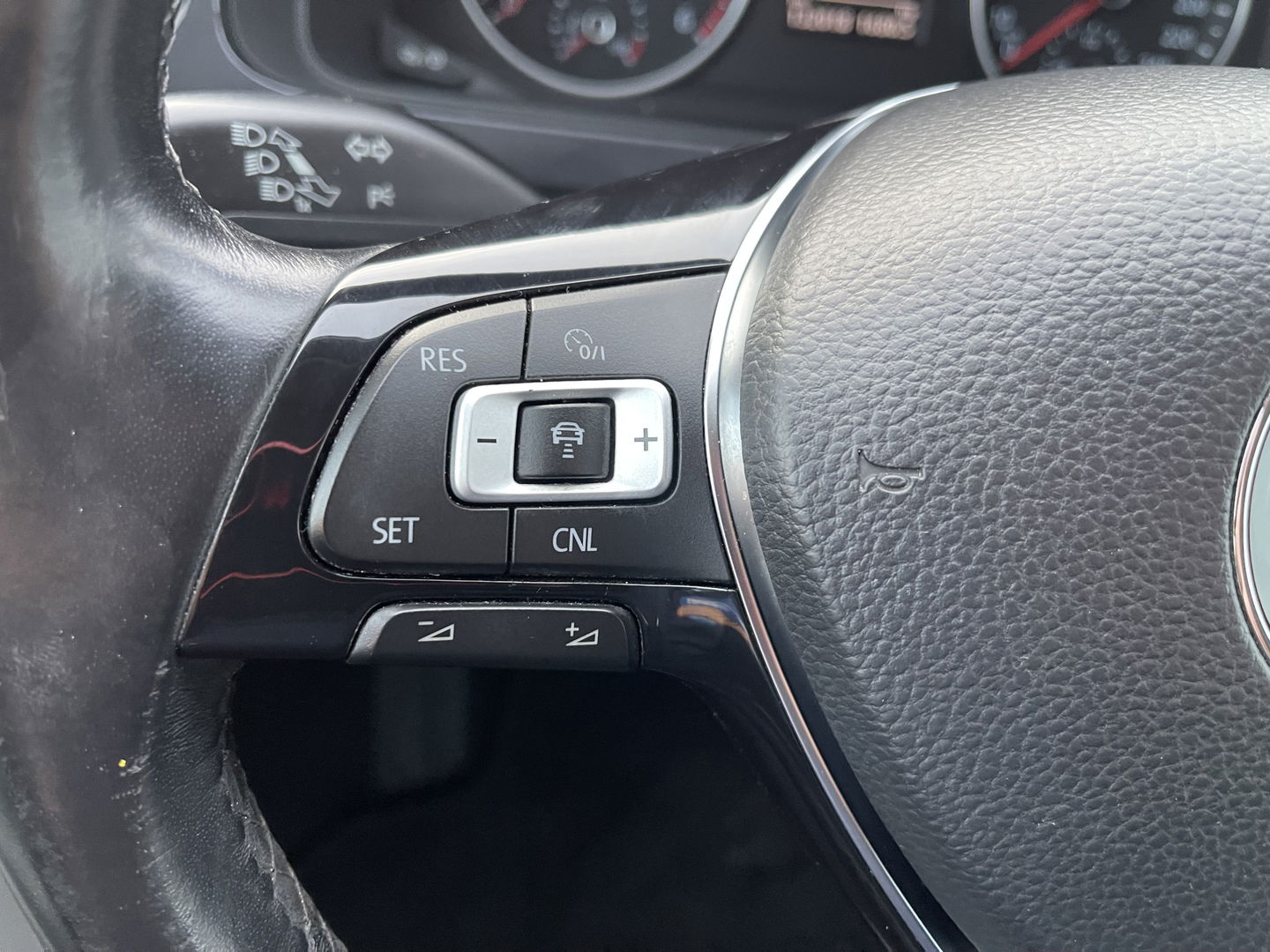 Volkswagen Transporter 2.0 TDI 150pk automaat L2H1 DC 5 persoons Highline / vaste prijs rijklaar € 34.950 ex btw / lease vanaf € 570 / lederen bekleding / adaptive cruise / airco / navigatie / euro 6 / bpm vrij !