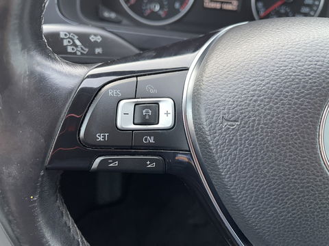 Volkswagen Transporter 2.0 TDI 150pk automaat L2H1 DC 5 persoons Highline / vaste prijs rijklaar € 34.950 ex btw / lease vanaf € 570 / lederen bekleding / adaptive cruise / airco / navigatie / euro 6 / bpm vrij !