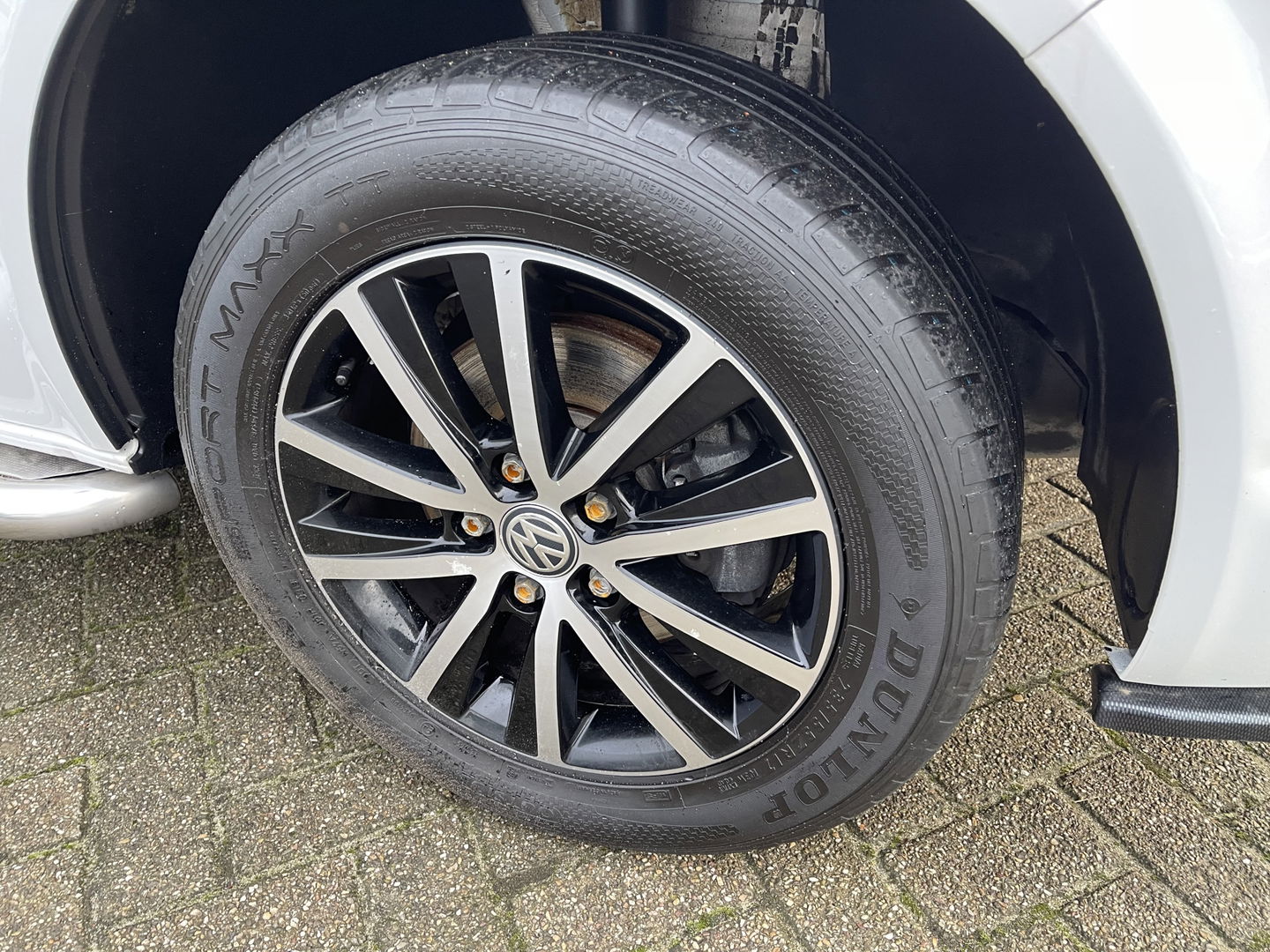 Volkswagen Transporter 2.0 TDI 150pk automaat L2H1 DC 5 persoons Highline / vaste prijs rijklaar € 34.950 ex btw / lease vanaf € 570 / lederen bekleding / adaptive cruise / airco / navigatie / euro 6 / bpm vrij !