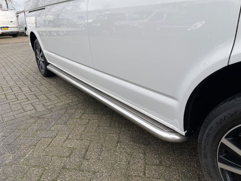 Volkswagen Transporter 2.0 TDI 150pk automaat L2H1 DC 5 persoons Highline / vaste prijs rijklaar € 34.950 ex btw / lease vanaf € 570 / lederen bekleding / adaptive cruise / airco / navigatie / euro 6 / bpm vrij !