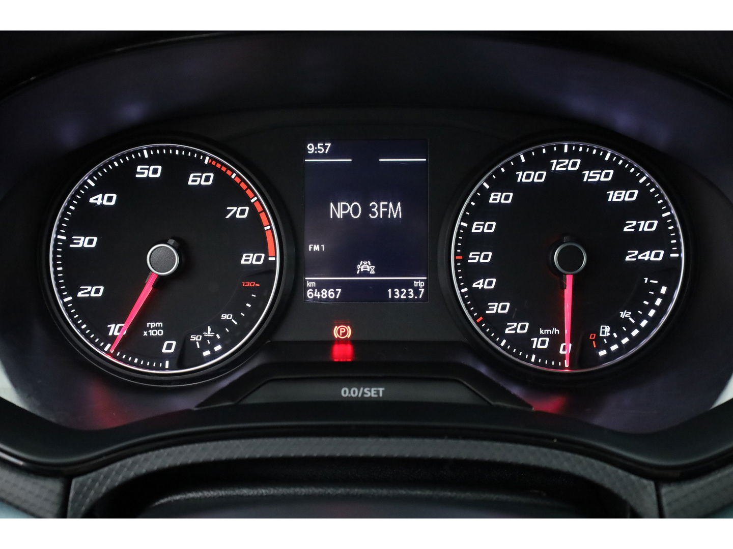 SEAT Arona 1.0 TSI Xperience | Stoelverw. | Keyless | Cruise | Apple CarPlay & Android Auto | LED