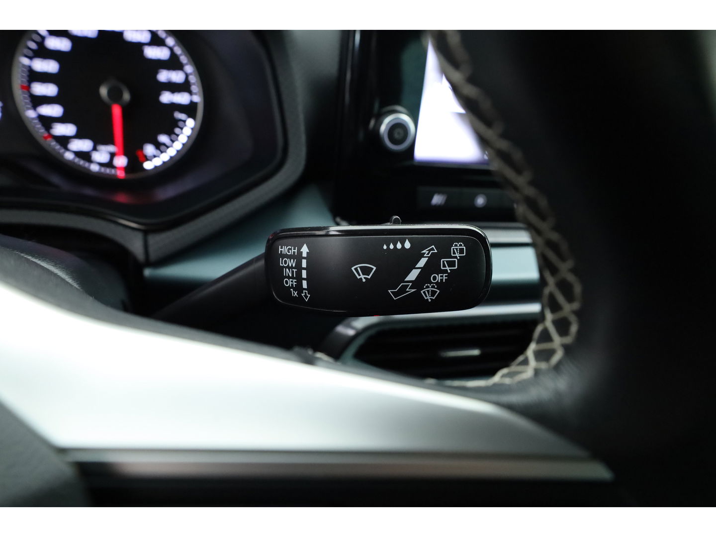 SEAT Arona 1.0 TSI Xperience | Stoelverw. | Keyless | Cruise | Apple CarPlay & Android Auto | LED