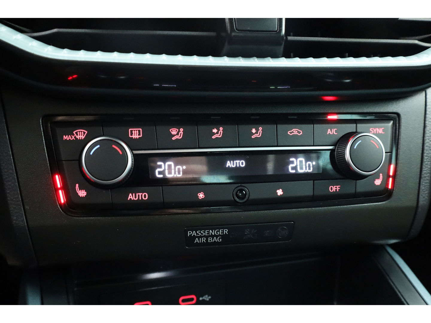 SEAT Arona 1.0 TSI Xperience | Stoelverw. | Keyless | Cruise | Apple CarPlay & Android Auto | LED